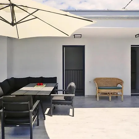 In With Pool Holiday home