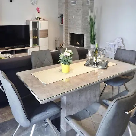 In With Pool * ماسلينتسا