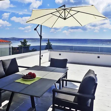 بيت للعطل In With Pool