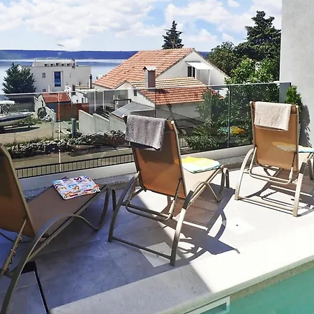 Holiday home In With Pool Maslenica